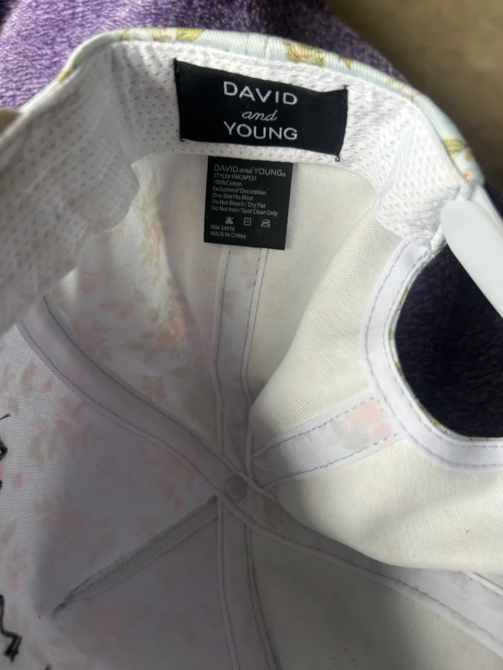 New Women’s Embroidered Baseball Cap